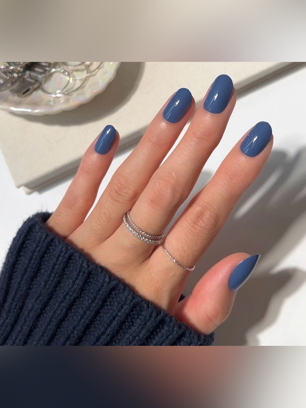 Glamnetic Short Round Regal Blue Glue On Nails